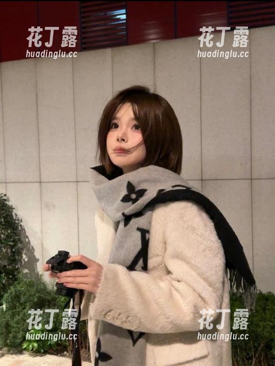 72斯 一杯清茶,72斯为你准备的精美写真合集资源,让你爱不释手!.txt