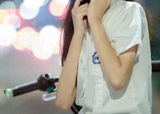 GIRLT果团网 - 莫雅琪清纯照片集：细腻写真展现青春气息，犹如晨露般清新.txt