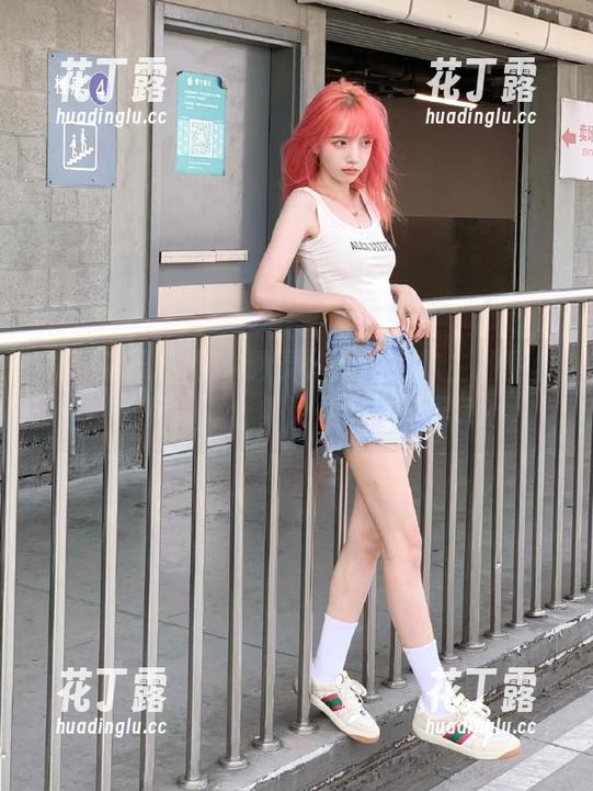 GIRLT果团网-通灵儿 GIRLT果团网 - 通灵儿最新棉袜主题图包,精彩写真合集让你心动不已.txt