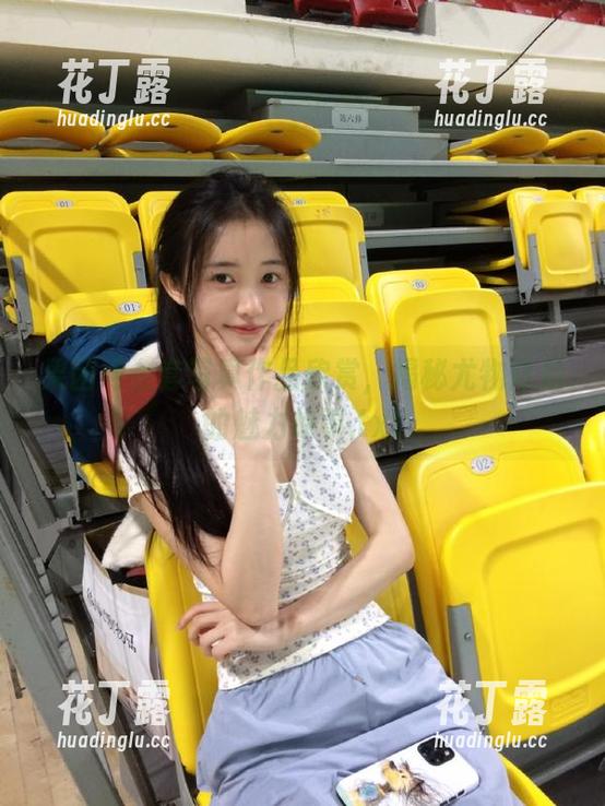 GIRLT果团网 果团网全套写真作品欣赏,揭秘尤物背后的魅力故事.txt