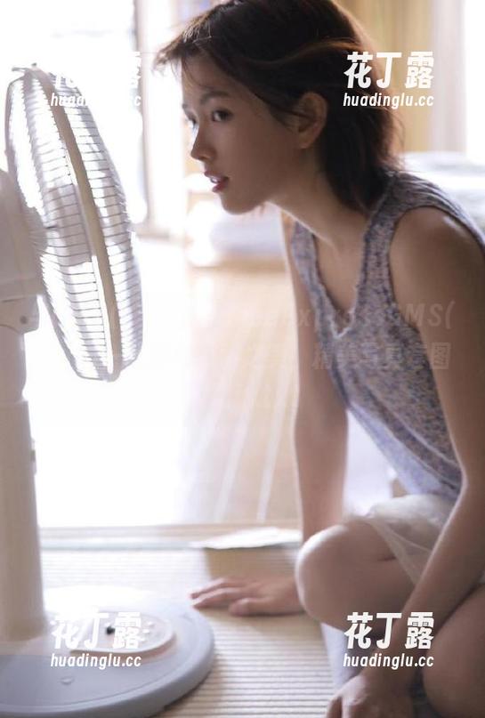 与GMS(고말숙)LeeheeExpressGMS(고말숙)一起探秘时尚之美，精美写真套图大揭秘.txt