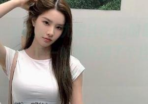 HuaYang花漾 - 尤妮丝egg的最新自拍作品大揭秘：每一帧都充满了个性与创意.txt