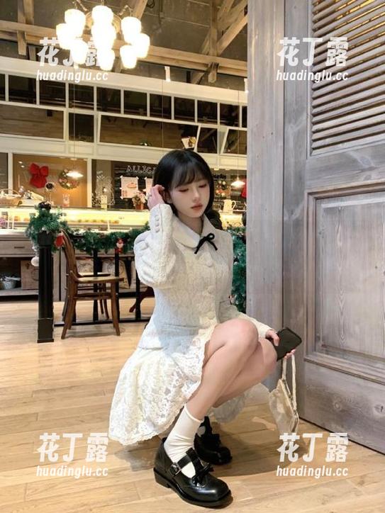 HuaYang花漾-张思允Nice HuaYang花漾 - 醉美夏日,张思允Nice夏天写真图包展现无限魅力.txt