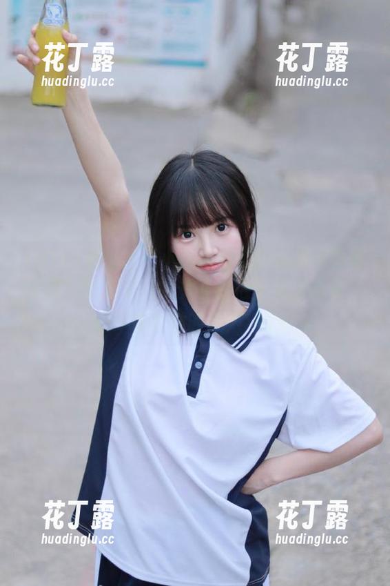 IMiss爱蜜社-小丽莎萌萌哒 IMiss爱蜜社 - 小丽莎萌萌哒写真集再度更新,带来梦幻般的《白色》视觉盛宴,立即体验她的魅力!.txt