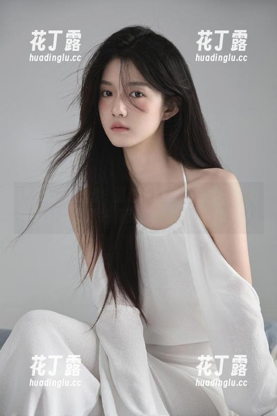 IMiss爱蜜社 - 张思允少女美图全集：最新写真展现纯真无邪的梦幻世界.txt
