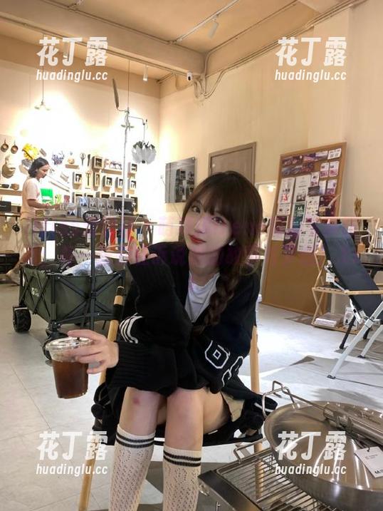 IMiss爱蜜社 - 萌琪琪Irene制服写真图册：每一张都在诉说她的故事与梦想！.txt