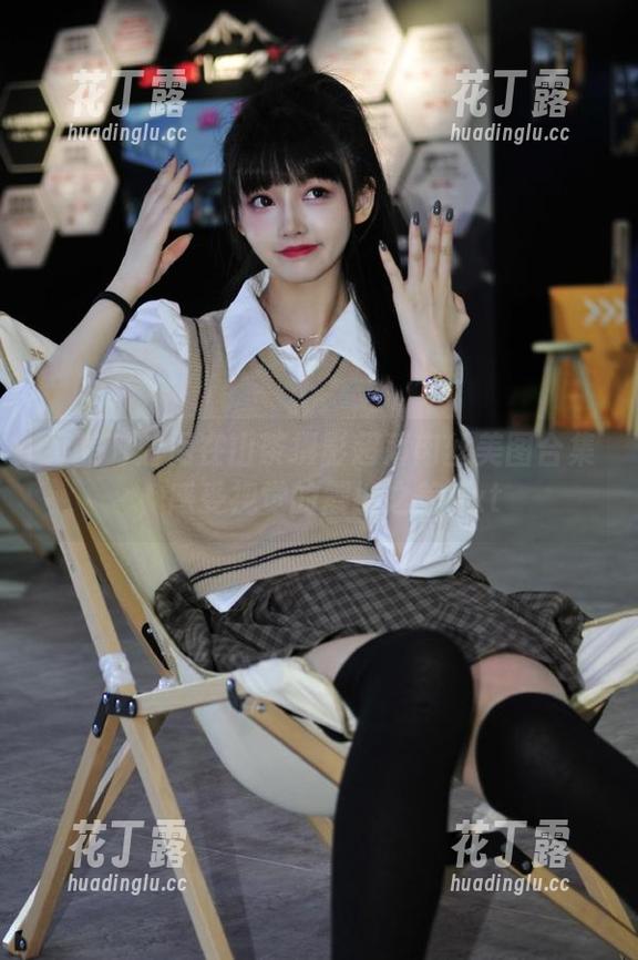 绝美时刻尽在山茶摄影超薄肉丝美图合集，感受视觉的震撼之美.txt