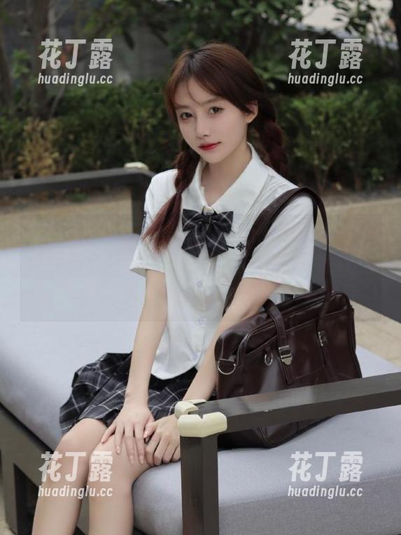 MFStar模范学院 - Jennanni_Jen眼镜图册全新上线，别错过这个免费的视觉盛宴！.txt