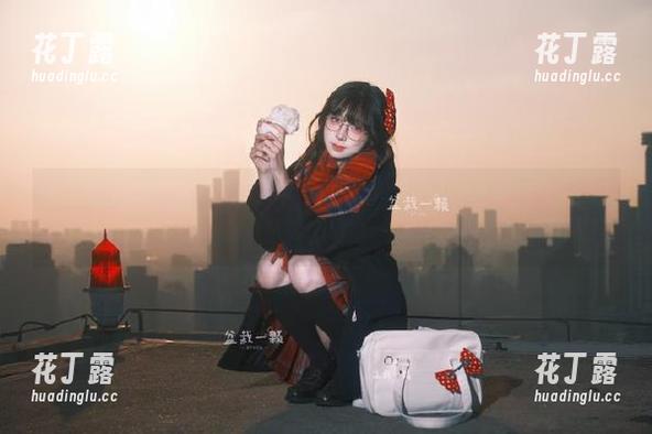 MFStar模范学院 - 泳池探索美丽，李颖煊baby的原图作品将带你进入梦幻世界.txt