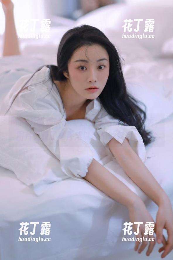 MTYH喵糖映画 - 探索镜酱的油亮写真，图片记录了她那难以言喻的魅力！.txt