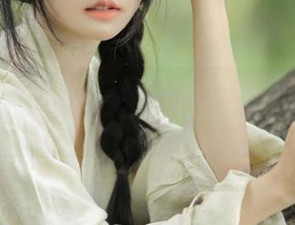甜美草莓裙子写真套图，喵糖映画的清新夏日视觉盛宴.txt