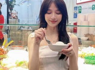 MiStar魅妍社 - 丽Yovi私房泳衣原图，带你游览阳光沙滩的独特风情.txt