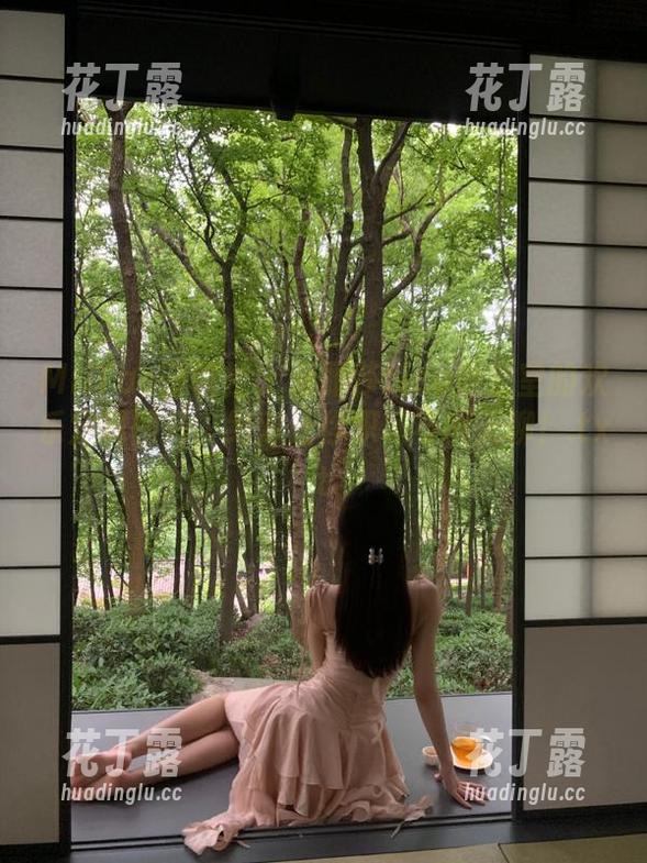 MiiTao蜜桃社 - 爱丽莎Lisa办公室的欢乐定制图片，绝对让你职场不再无聊！.txt