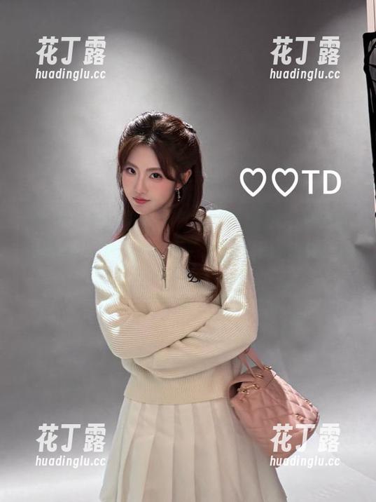 MiiTao蜜桃社-索菲娅Sophia MiiTao蜜桃社 - 高清索菲娅Sophia瑜伽图集:打卡她的每一个迷人瑜伽瞬间.txt