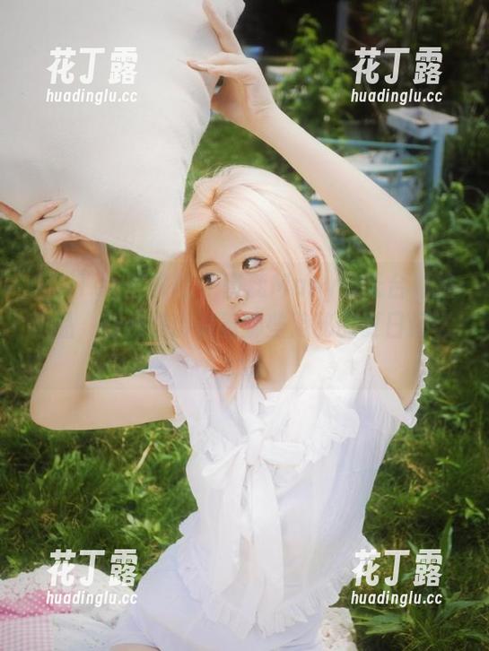 MiiTao蜜桃社-蜜蕊Mary MiiTao蜜桃社 - 蜜蕊Mary的天台私拍作品,仿佛在诉说着那些隐秘的夏日记忆.txt