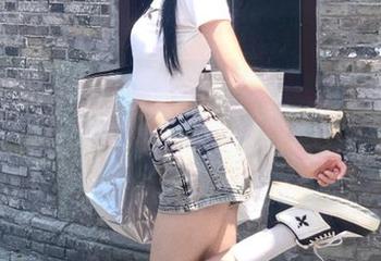 MiiTao蜜桃社 - 陆萱萱Cecilia美足图集更新：我的小脚丫和自嘲的心情同样美丽.txt