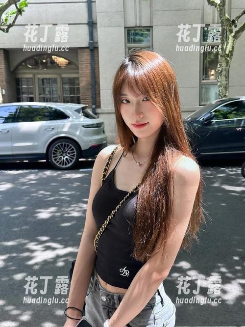 MussGirl慕丝女郎 慕丝女郎私拍美图:灰丝连衣裙下的少女心梦幻时光.txt