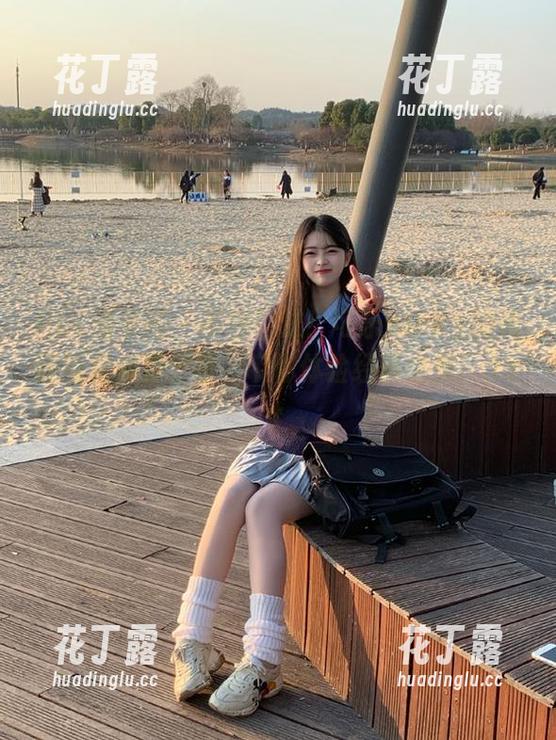 PDL潘多拉-可乐Vicky PDL潘多拉 - 不容错过!可乐Vicky的美腿图包免费分享,带你体验经典之美!.txt