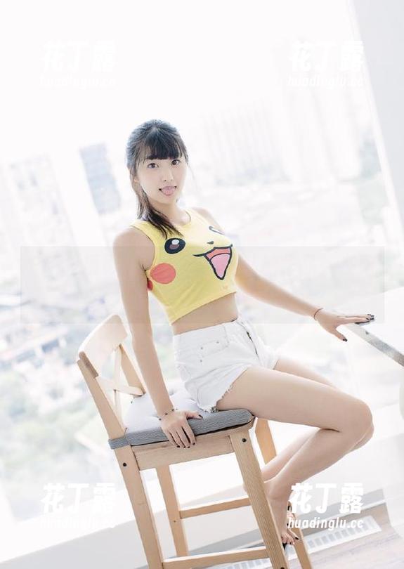 Pary摄影-小莹 Pary摄影 - 小莹的校园私拍作品:在阳光下绽放的青春故事.txt