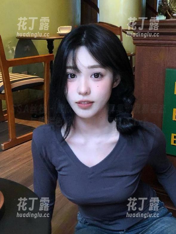 SSA丝社 - 欣欣高跟鞋写真集：优雅姿态与绚烂色彩，尽可下载收藏.txt