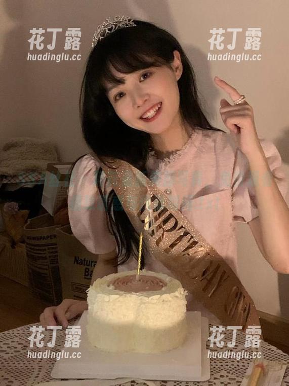 SSA丝社 - 阿花最新美脚写真，免费观看极致诱惑与优雅瞬间.txt