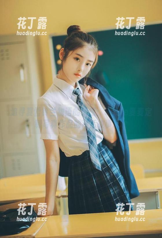 追寻夏雪铃兰物语的灵感：Seele麦麦定制写真作品的背后故事.txt