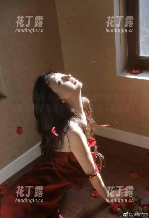 TouTiao头条女神 - 李由美的新作来袭！无圣光吊带写真作品，让我们一起欣赏！.txt