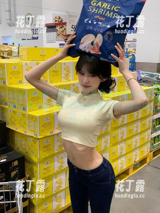 TouTiao头条女神-莫晓希 TouTiao头条女神 - 感受莫晓希的创意摄影:风华绝代武则天系列的珍贵原图与图片.txt