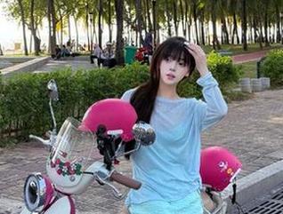UGirls尤果网 - 佟蔓豹纹风格在线展示：尽在最新图片中找到灵感与个性.txt