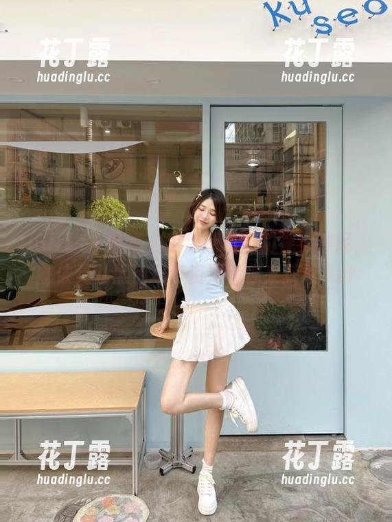 UGirls尤果网 - 免费撩动你的视觉神经，娜依灵儿黑色写真资源等你来获取.txt