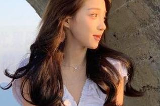 UGirls尤果网 - 毛衣风情满满：杜小雨作品中的私房写真让人心旷神怡.txt