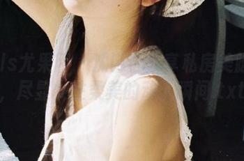 UGirls尤果网 - 沈诺馨分享私房美脚图包，尽显女性柔美的动人瞬间.txt