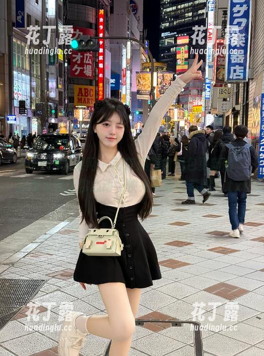 UGirls尤果网 - 萌琪琪短裙图包更新啦，精美写真让你心动，快来下载收藏吧！.txt