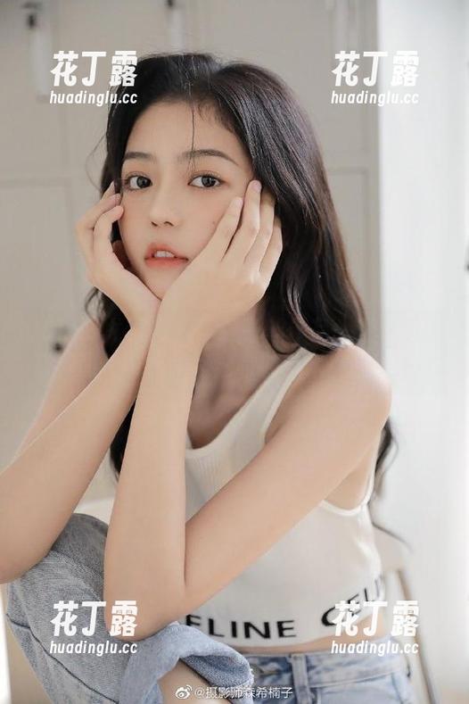 UGirls尤果网-蒋贝贝 UGirls尤果网 - 下载蕾丝作品:蒋贝贝的写真图片带你领略独特的艺术风格。.txt