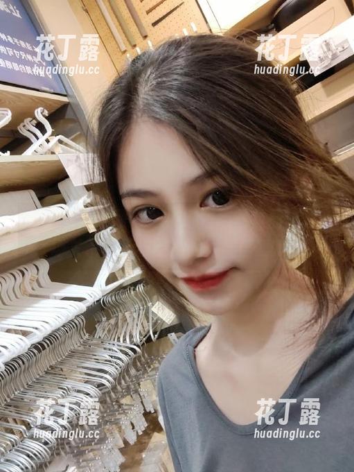 UGirls尤果网 - 赵娜娜短裤写真图集，一场关于夏天与时尚的视觉盛宴.txt