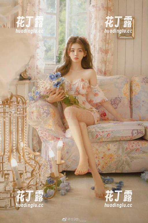 UGirls尤果网 - 一年一度的金子熙泳池最新图集，魅力四射不容错过！.txt