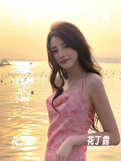 UGirls尤果网 - 黛蓓琪倾情演绎私拍毛衣写真，展示出女人优雅与韵味！.txt