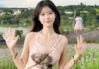 XIAOYU语画界 - 小海臀Rena棉袜高清写真，原图展现出的柔美气质与无尽魅力！.txt