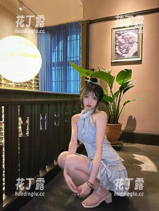 XINGYAN星颜社 - 精选白一晗夏日写真，领略她独特视角下的缤纷世界.txt
