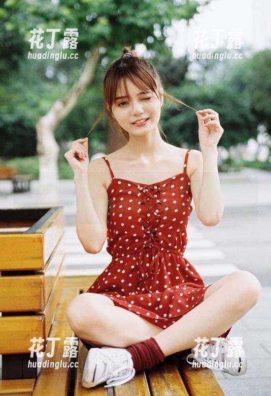 Xiuren秀人网 - 走进Nono酱长腿的世界，精选图集展现完美姿态.txt