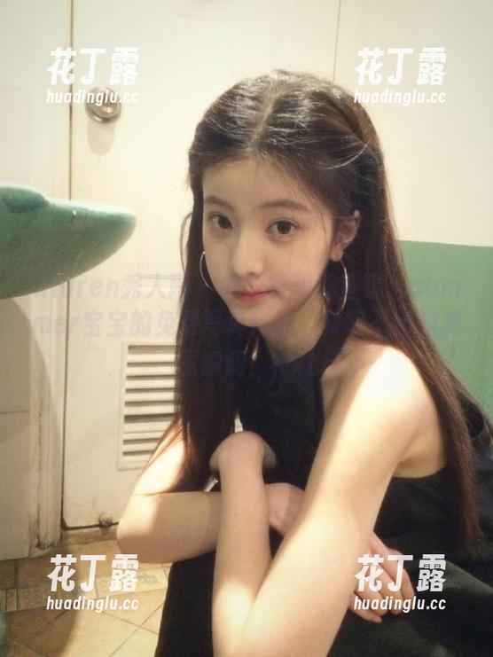 Xiuren秀人网-summer宝宝 Xiuren秀人网 - 办公室里那些事:summer宝宝的免费写真作品,赞叹不已的美丽瞬间!.txt