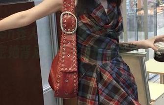 Xiuren秀人网 - 养乐多DoDo的秘密照片，解密她背后美图中的独特魅力与心声.txt