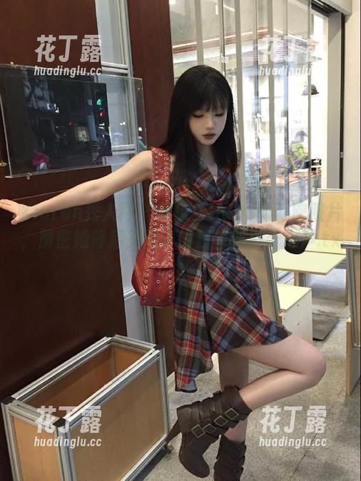 Xiuren秀人网 - 养乐多DoDo的秘密照片，解密她背后美图中的独特魅力与心声.txt
