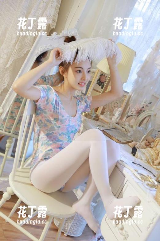 Xiuren秀人网-养乐多Doll Xiuren秀人网 - 养乐多Doll连衣裙写真全集,原图呈现时尚与个性的完美结合.txt
