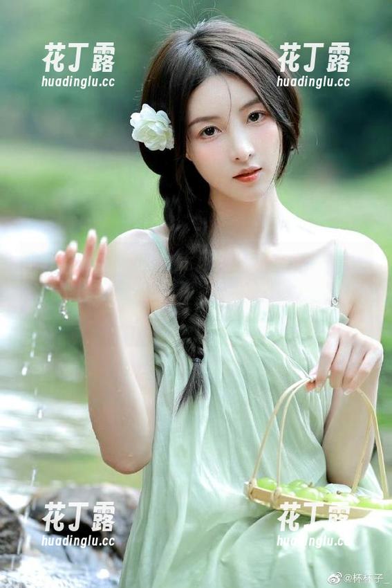 Xiuren秀人网 - 走进刘婷婷的居家世界，原图奉上，更新内容让你发现不一样的美！.txt