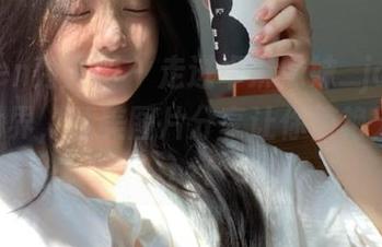 Xiuren秀人网 - 走进卓琳妹妹_jolin的泳衣世界，精美图片分享让你惊艳无比！.txt