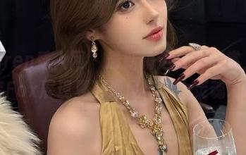 Xiuren秀人网 - 最新海边写真欣赏，奈奈Fox展现夏日海风与自由灵魂.txt