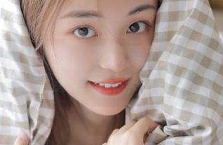 Xiuren秀人网 - 在线展示小Kiki短裤系列，尽享精美美图带来的视觉盛宴.txt