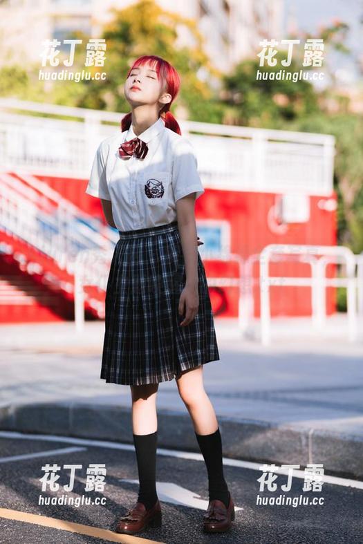 Xiuren秀人网-小绵绵 Xiuren秀人网 - 解锁小绵绵全套写真,女仆主题唤醒你的幻想.txt
