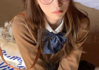 Xiuren秀人网 - 星子柒kiki的油亮写真美图，打造独特壁纸风格之旅.txt